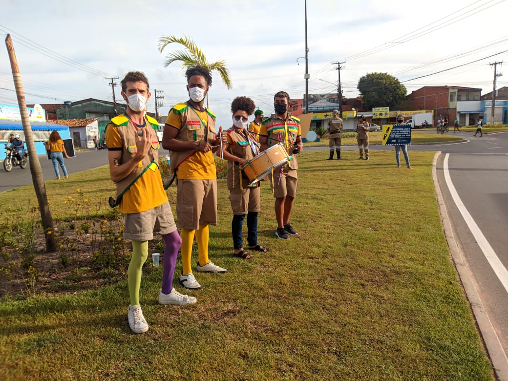 SMTT realiza ação educativa para condutores e pedestres na Euclides Figueiredo - SMTT Aracaju